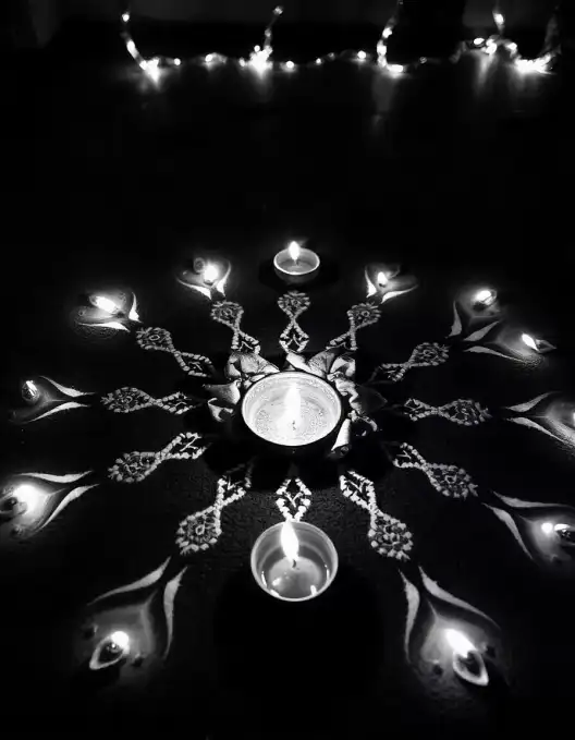 Beautiful rangoli with diyas and string lights for Diwali celebration | Rangoli with Diyas and String Lights Decoration | Diwali Festival Decoration | Decorations Guru